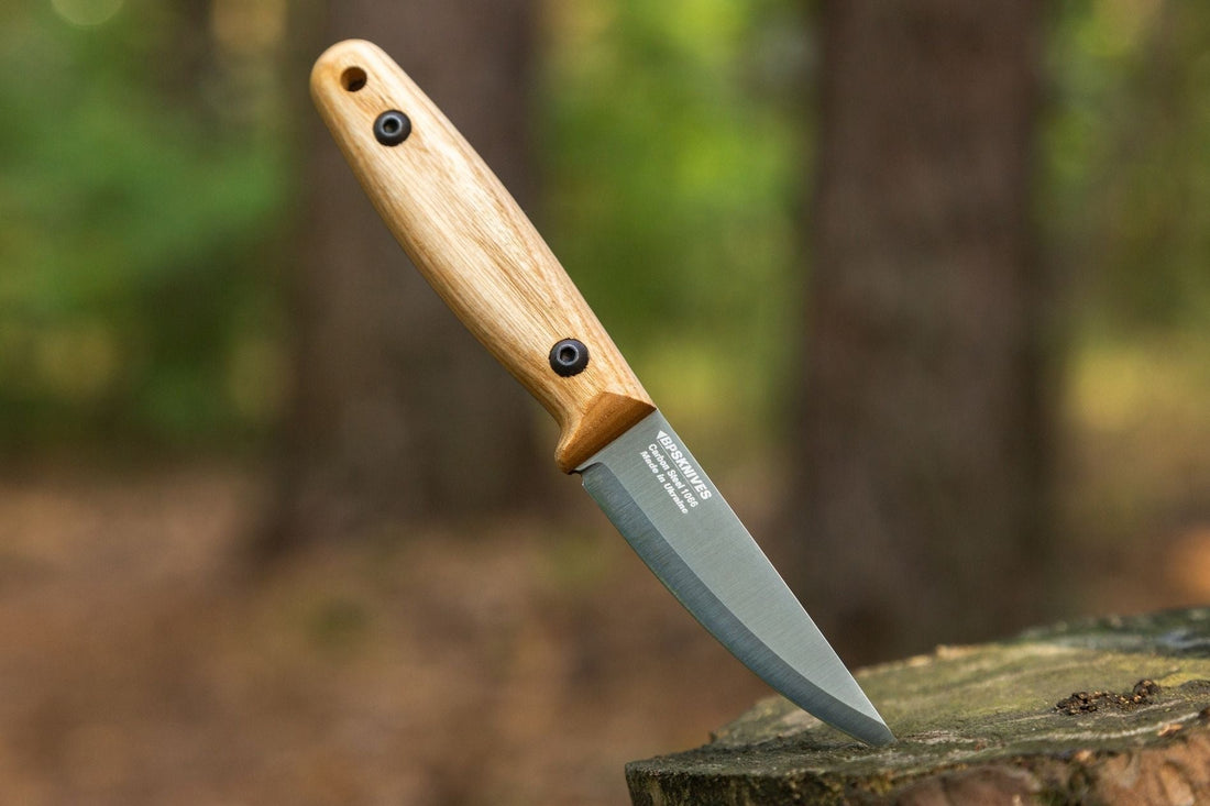 Single versatile knife for an entire hiking trip